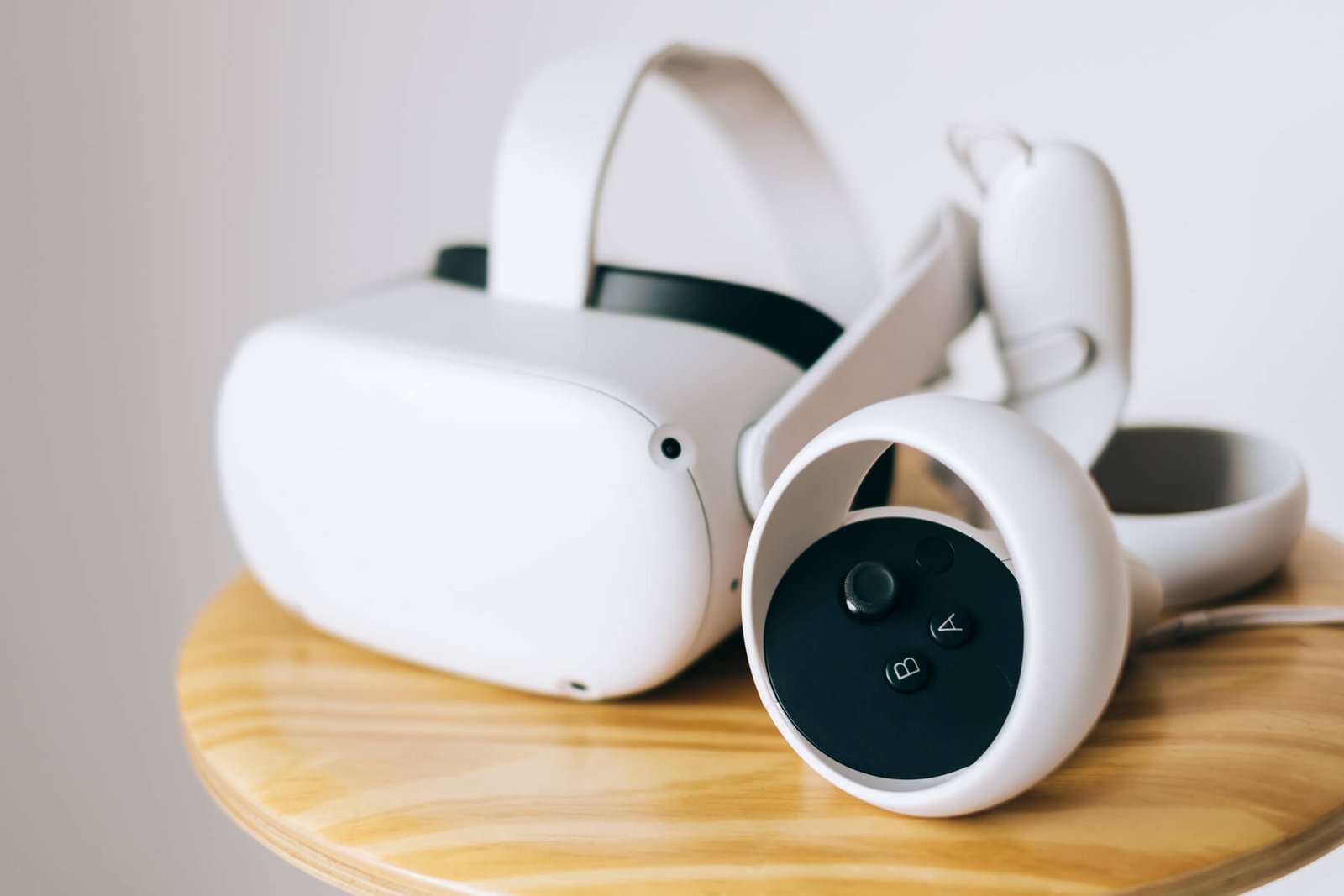 Virtual Reality Headset With Controllers 2024 12 05 16 03 50 Utc